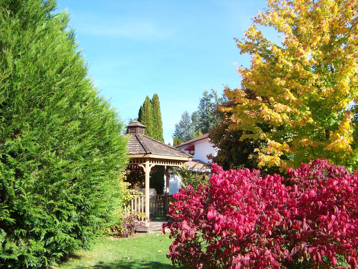 Bavarian Orchard Motel Creston Dış mekan fotoğraf